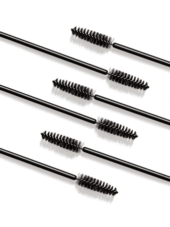 EYEBROW AND EYELASH BRUSHES (50 PIECES.)
